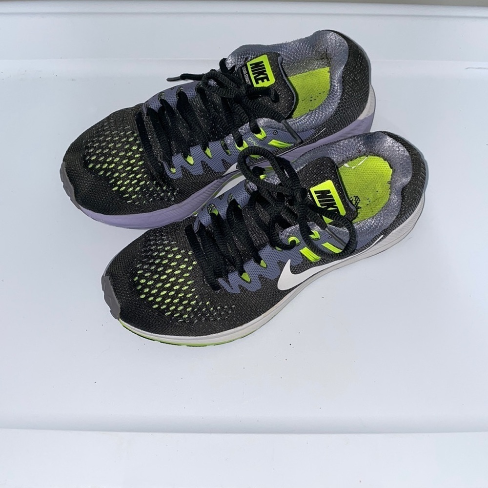 Womens 7 Nike Zoom Structure 20 Grey Purple in good condition
